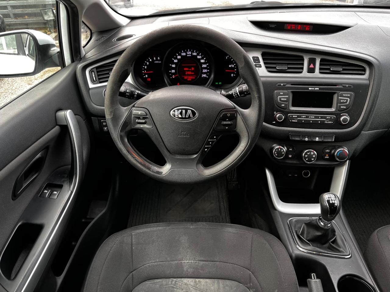 Kia Ceed cee'd 1.4 CRDi 5 porte OK NEOPATENTATI