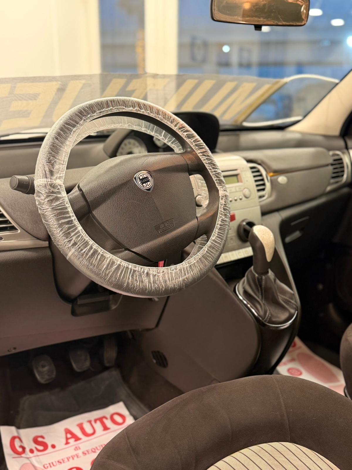 Lancia Ypsilon 1.3 MJT 75 CV