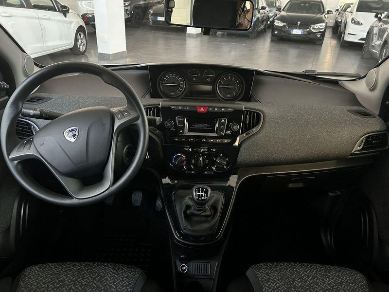 Lancia Ypsilon 1.0 FireFly 70cv Hybrid Silver