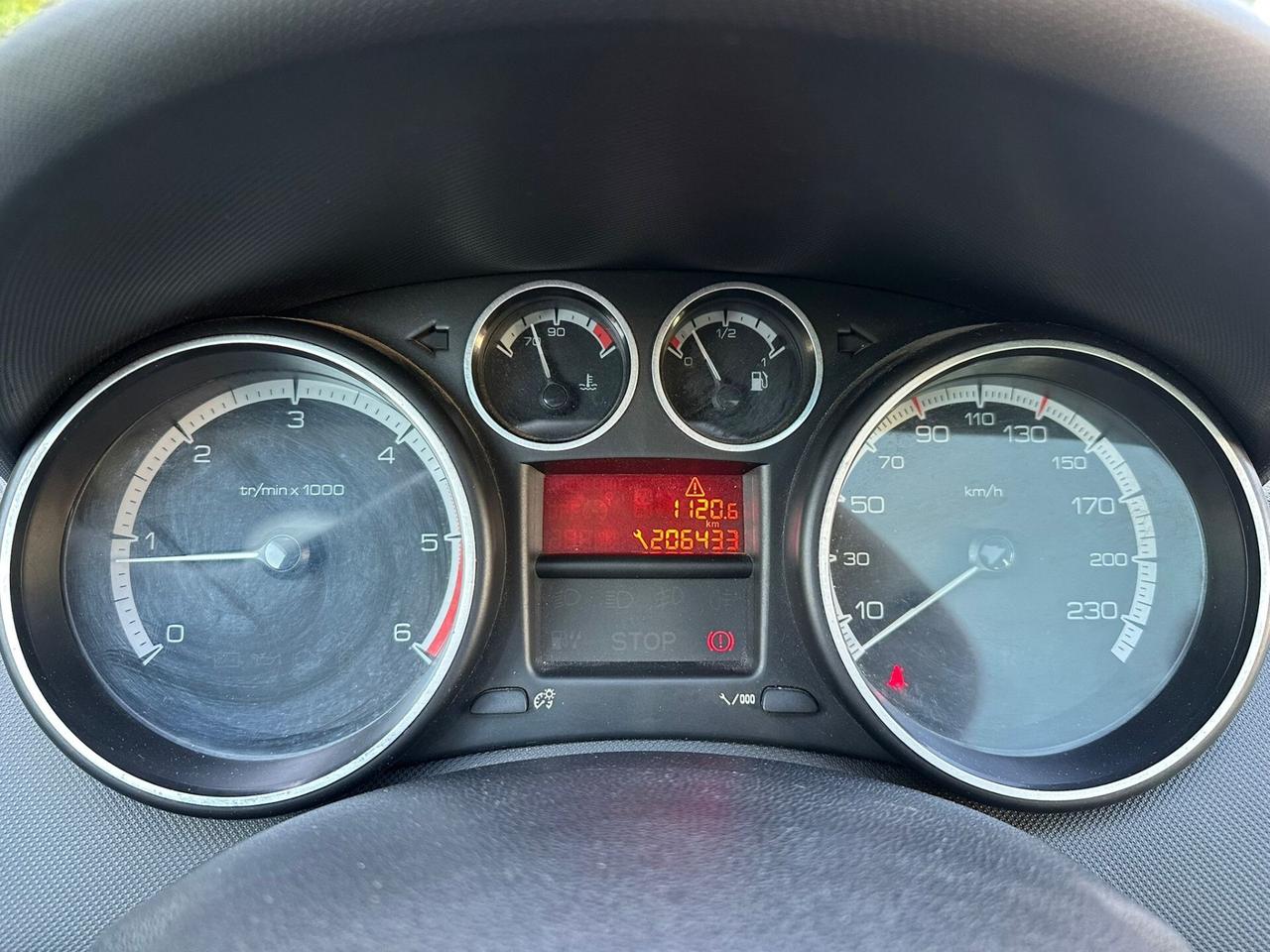 Peugeot 308 1.6 HDi 110CV SW Ciel Féline