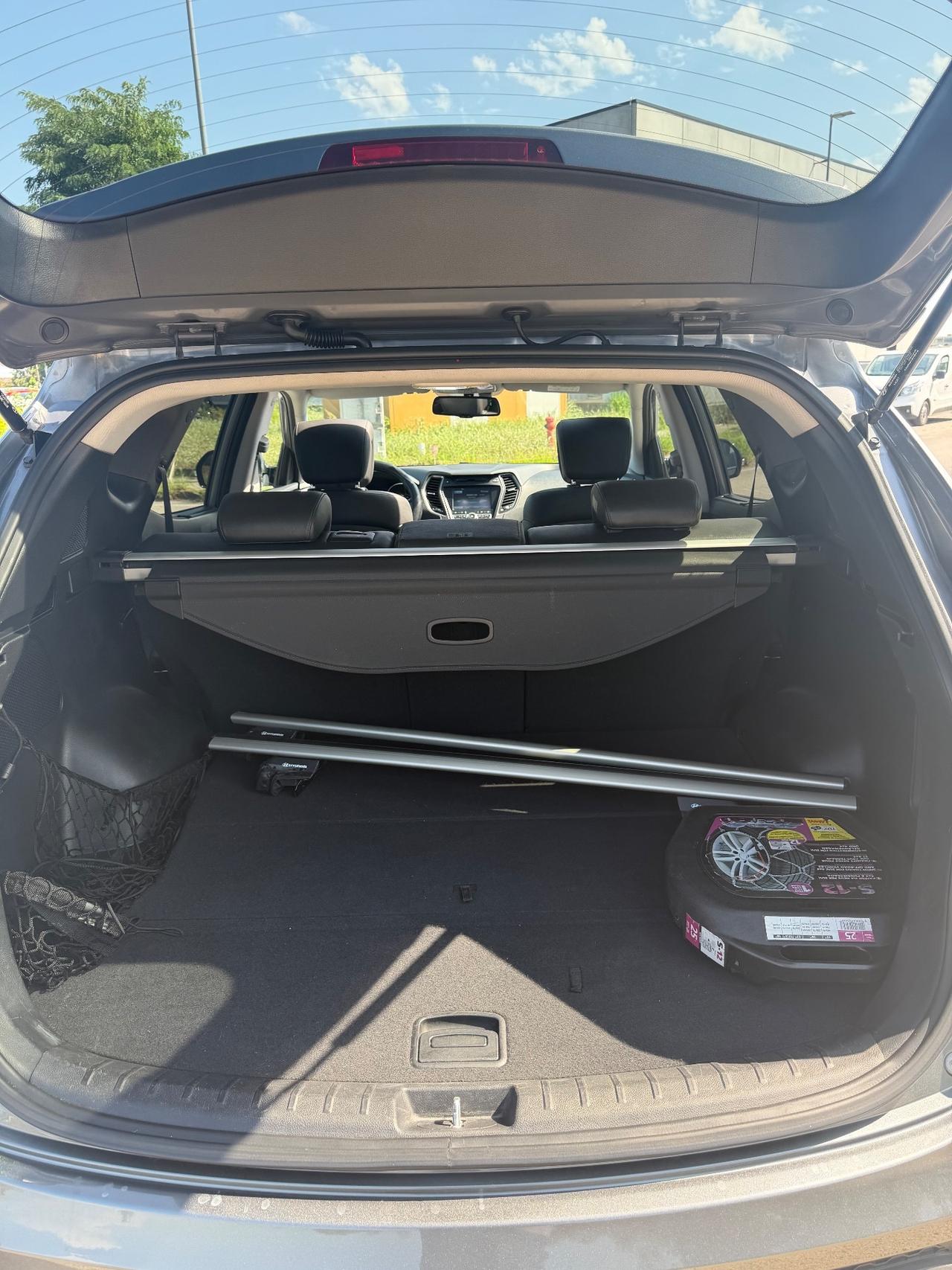 Hyundai Santa Fe .
