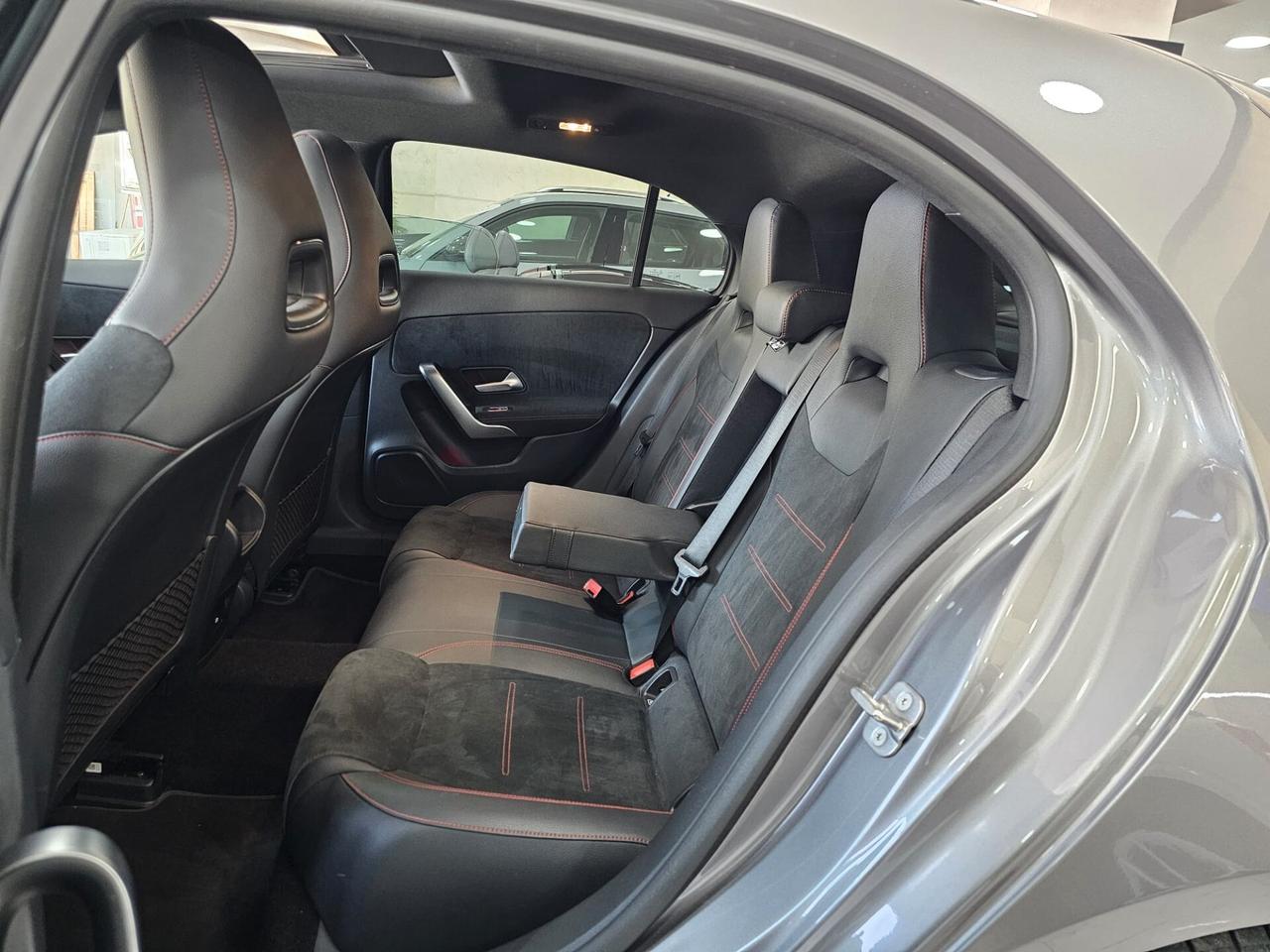 NUOVA MERCEDES-BENZ CLASSE A180d AMG LINE PREMIUM 2.0d 116CV CAMBIO AUTOMATIC