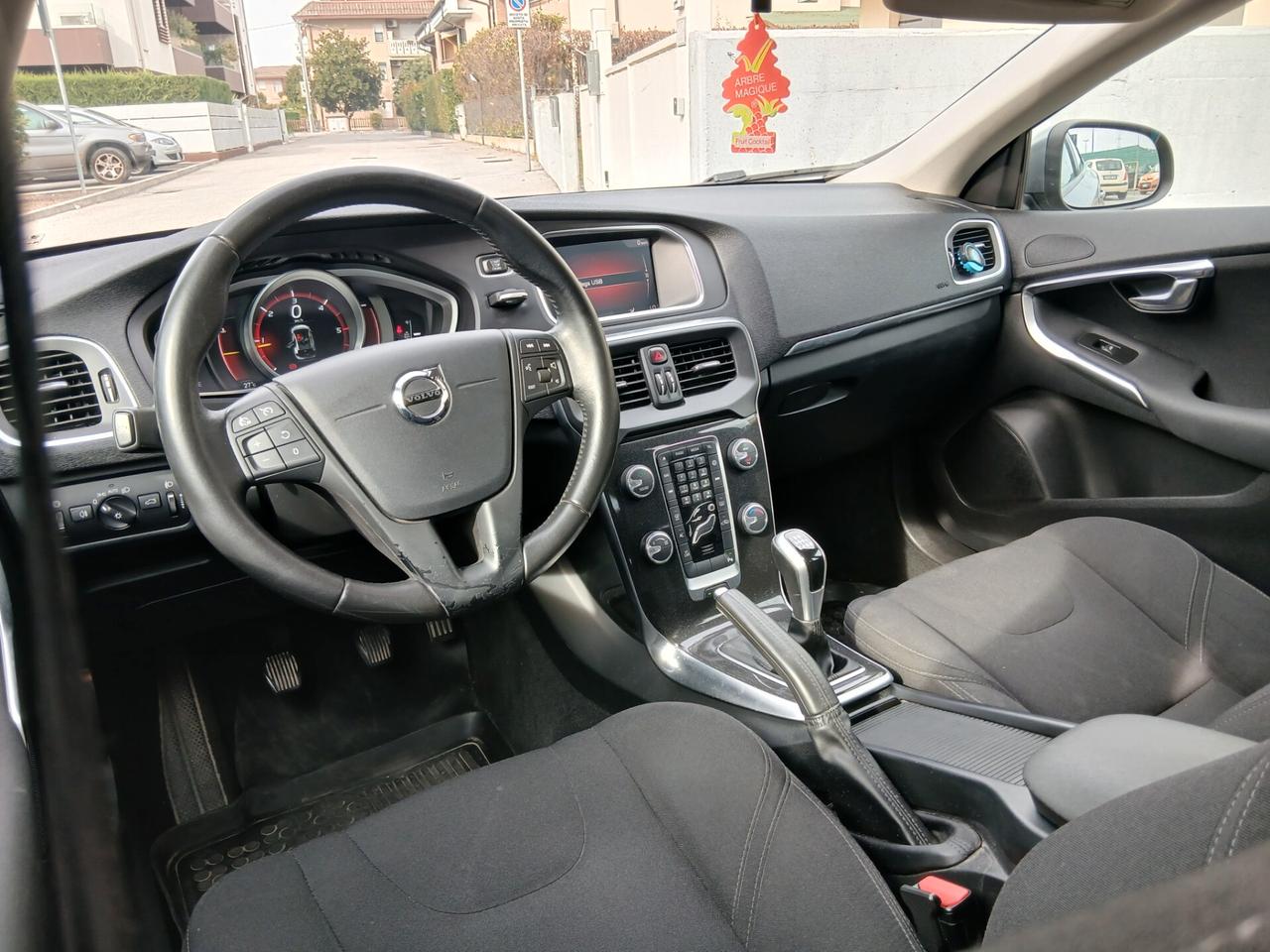 Volvo V40 D2 Business pronta consegna a € 169 mese