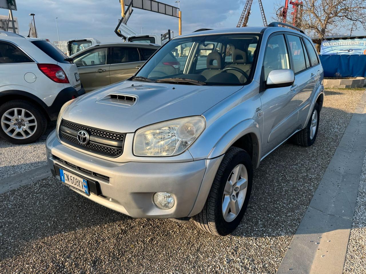 Toyota RAV 4 RAV4 2.0 Tdi D-4D cat 5 porte Sol MY23