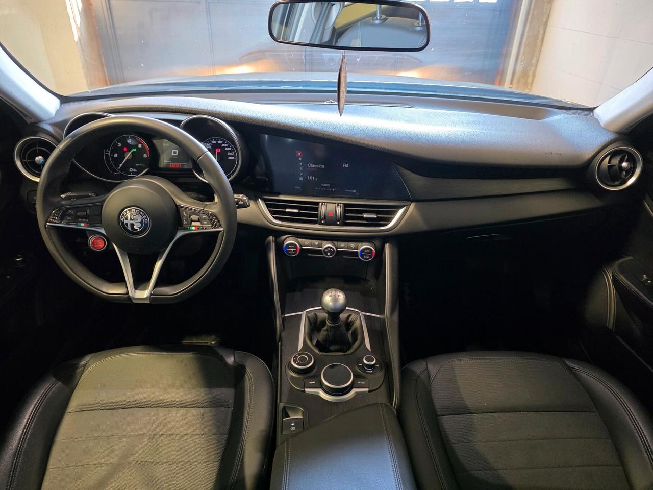 Alfa Romeo Giulia 2.2 Turbodiesel 150 CV Business Launch Edition