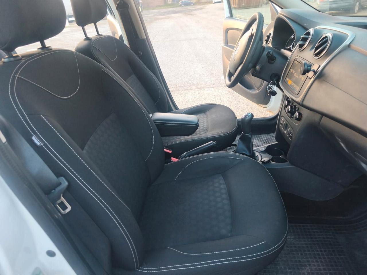 Dacia Sandero 2015---1.1 Benzina GPL Neopatentati