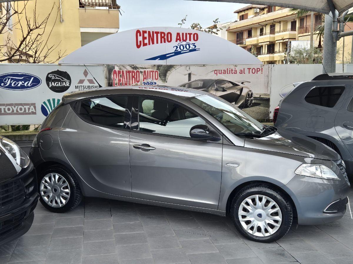 LANCIA - Ypsilon - 1.2 69 CV 5p. Gold