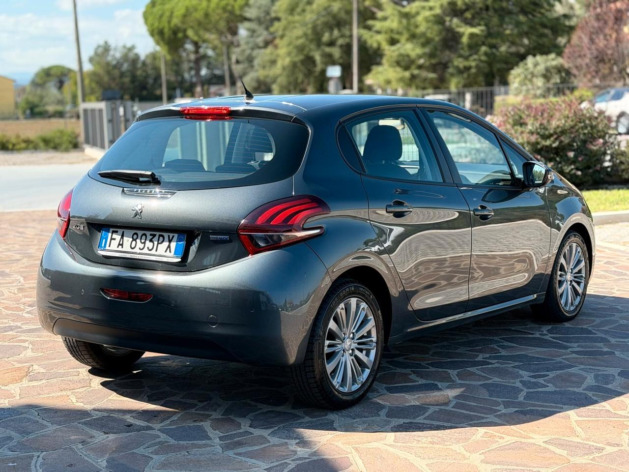 Peugeot 208 5p 1.6 bluehdi 75 cv