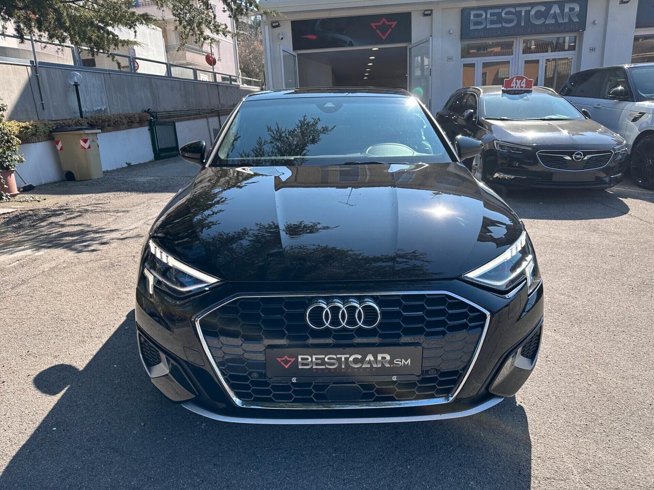 Audi A3 SPORTBACK 35 TDI S tronic S LINE / FARI MATRIX / NAVI / R17