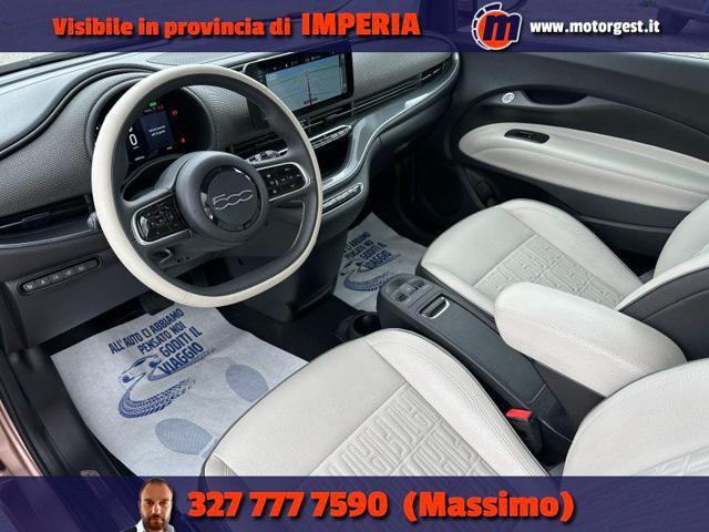 FIAT 500e 3+1 42 kWh La Prima OroRosa