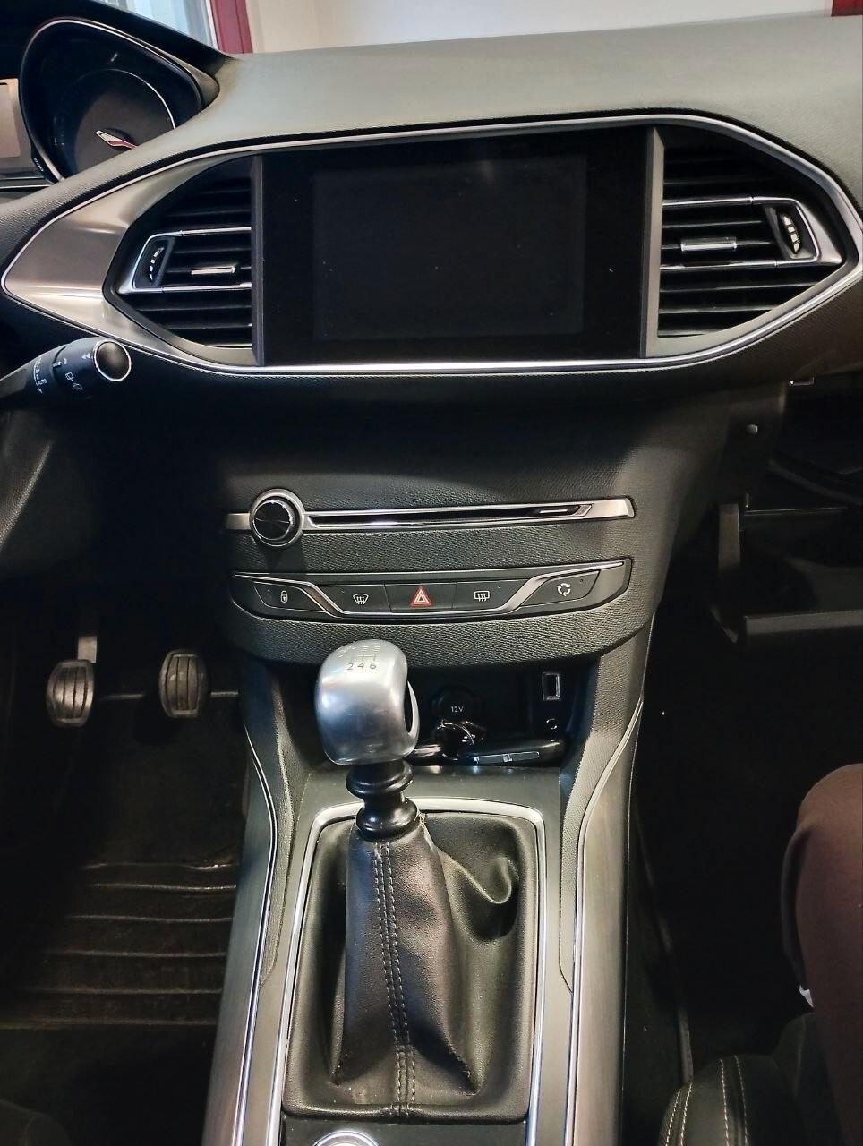 Peugeot 308 BlueHDi 150 S&S SW Allure