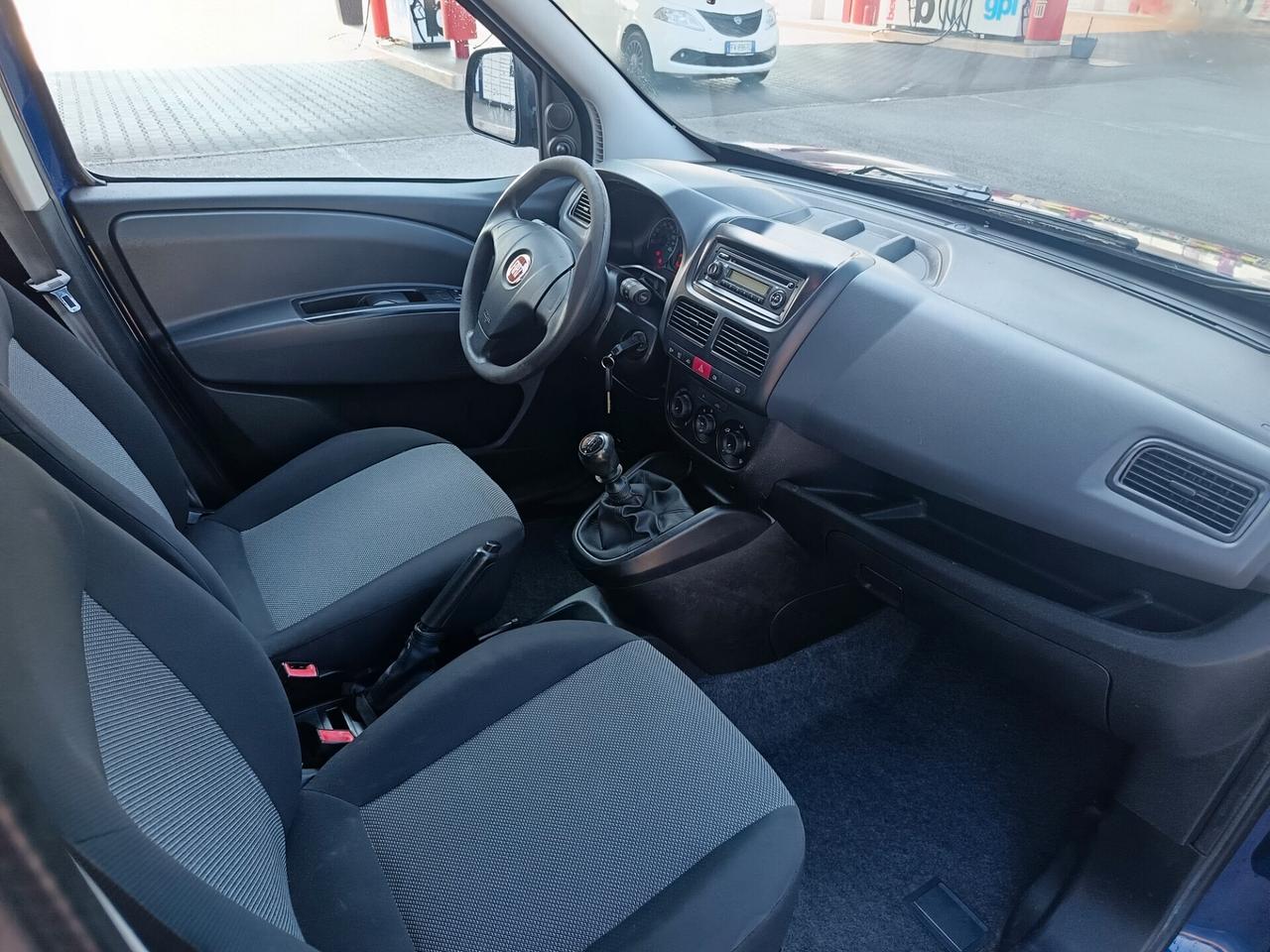 Fiat Doblò 1.4 T-Jet 16V Natural Power Gancio traino