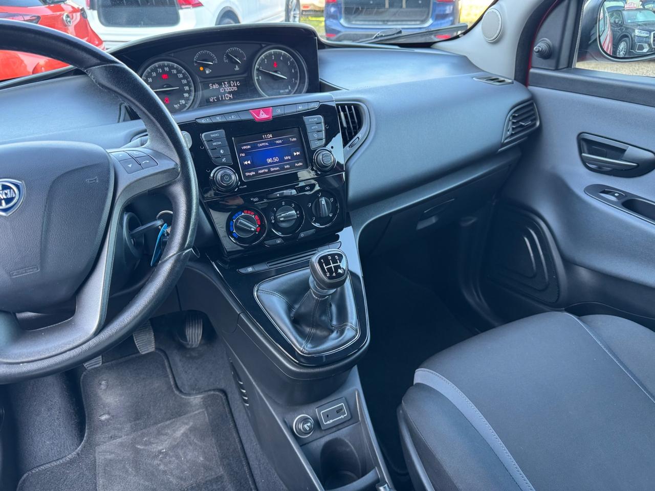 Lancia Ypsilon 1.2 69 CV 5 porte Platinum NEOPATENTATI