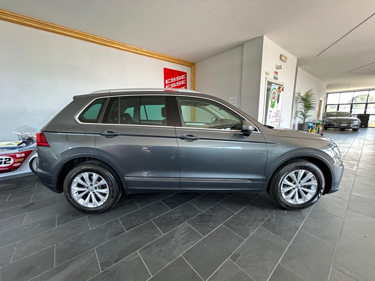 VW Tiguan 1.6 TDI |Euro 6|SENS ANT/POST|CERCHI IN LEGA