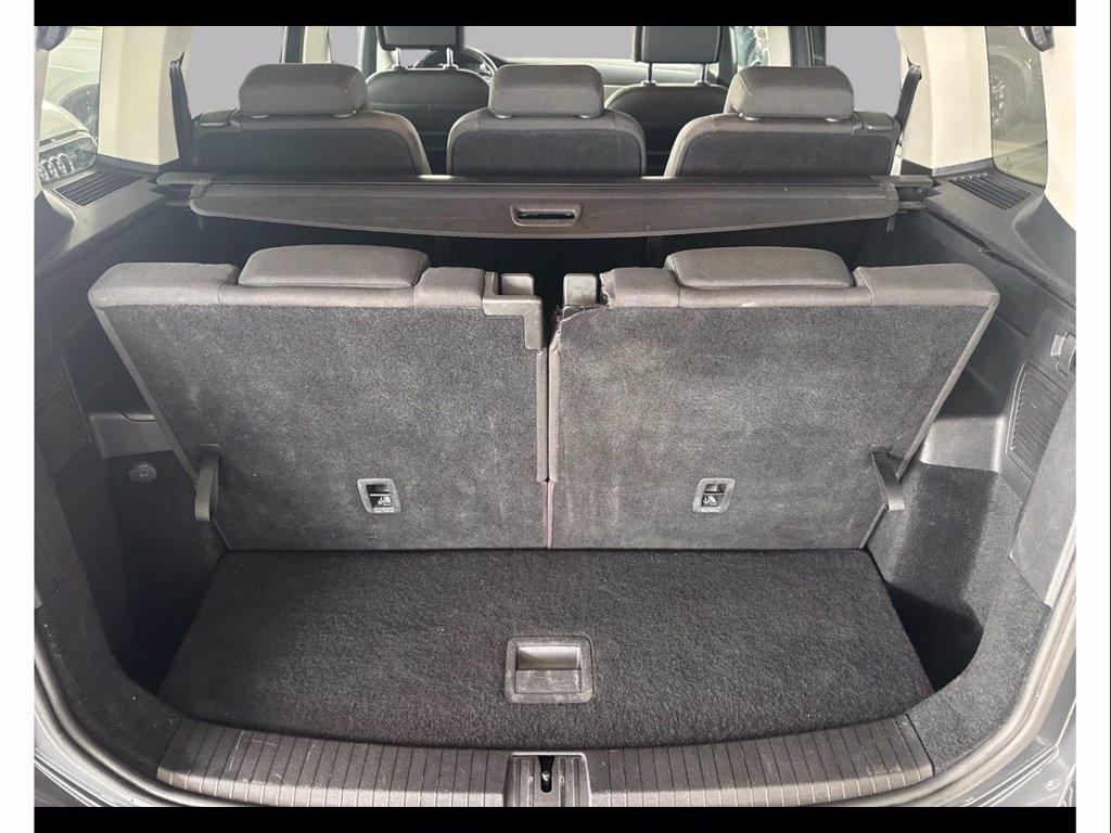 VOLKSWAGEN Touran 2.0 tdi business dsg del 2021