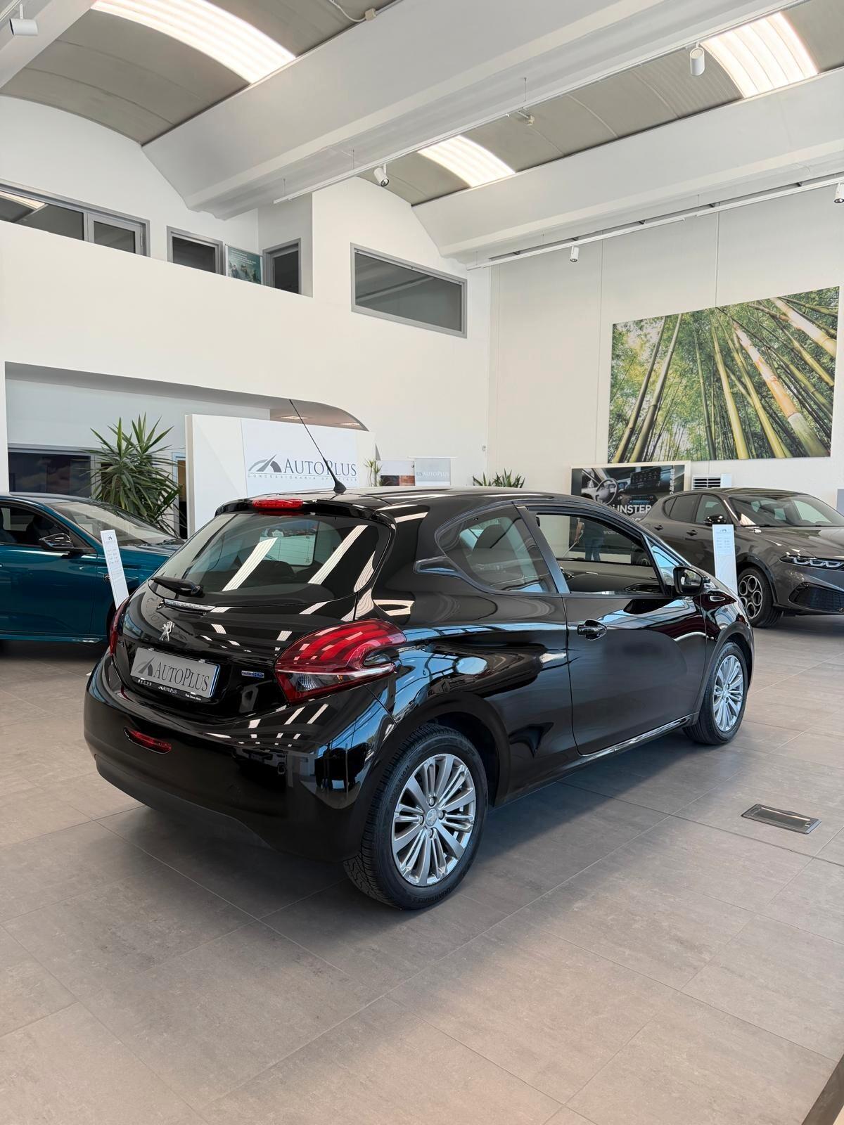 Peugeot 208 BlueHDi 75 3 porte Allure