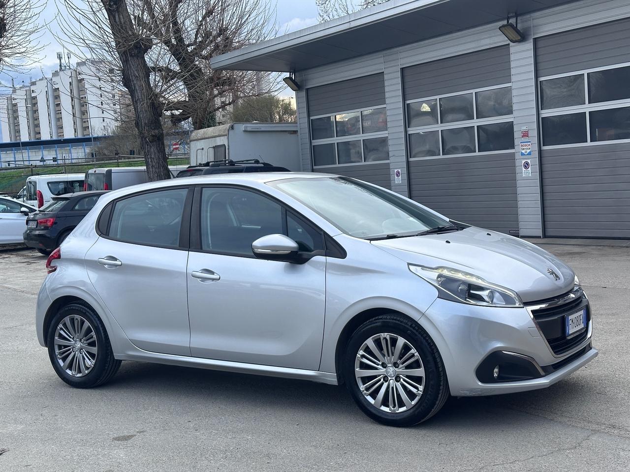 Peugeot 208 PureTech 82 5 porte Allure solo 103mila km