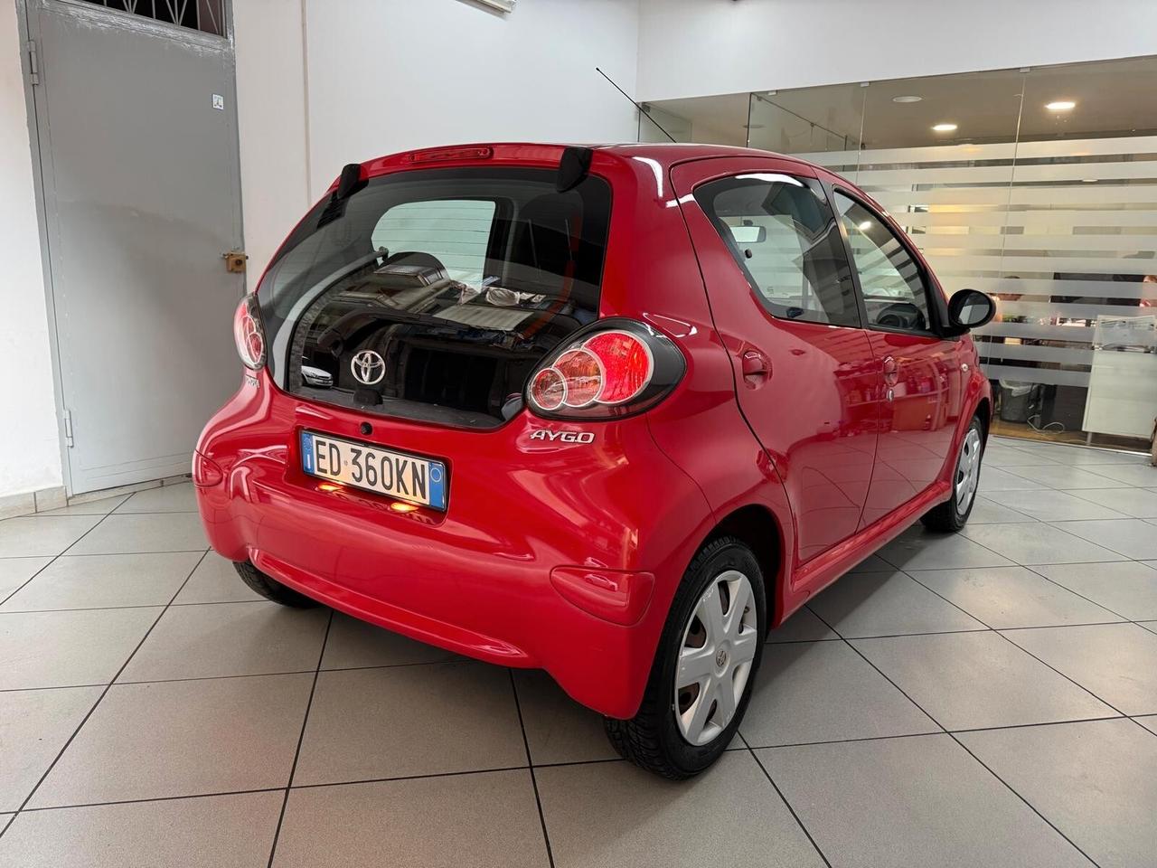 Toyota Aygo 1.0 Benzina 5 porte 2010