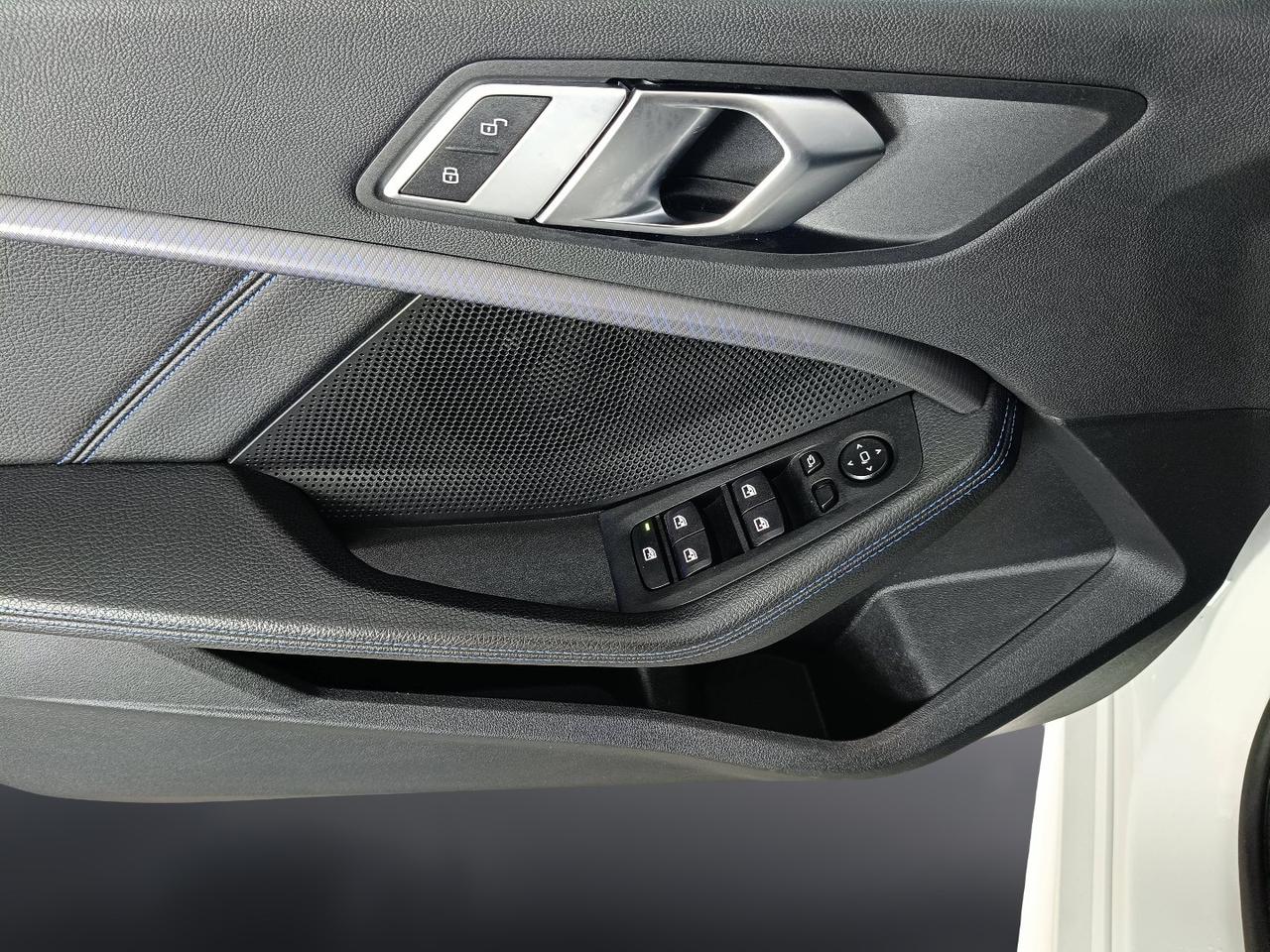 BMW Serie 1 F40 - 118d Msport auto