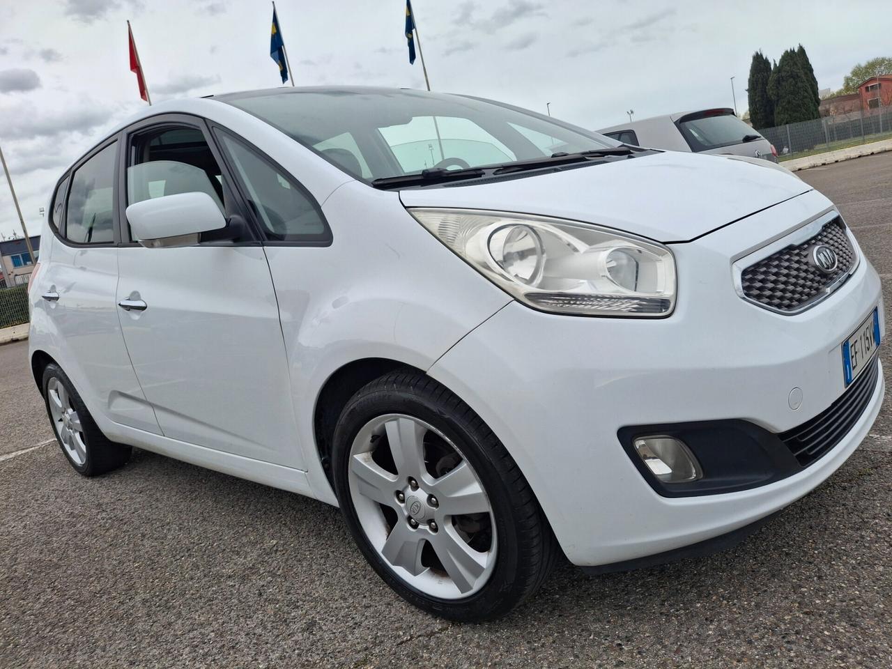 Kia Venga 1.6 CRDi-TETTO PANORAMICO APRIBILE-