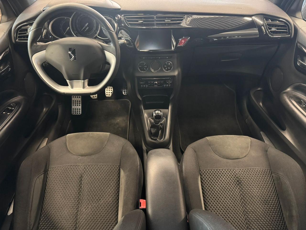 Ds DS3 3 1.4 HDi 70 Just Black