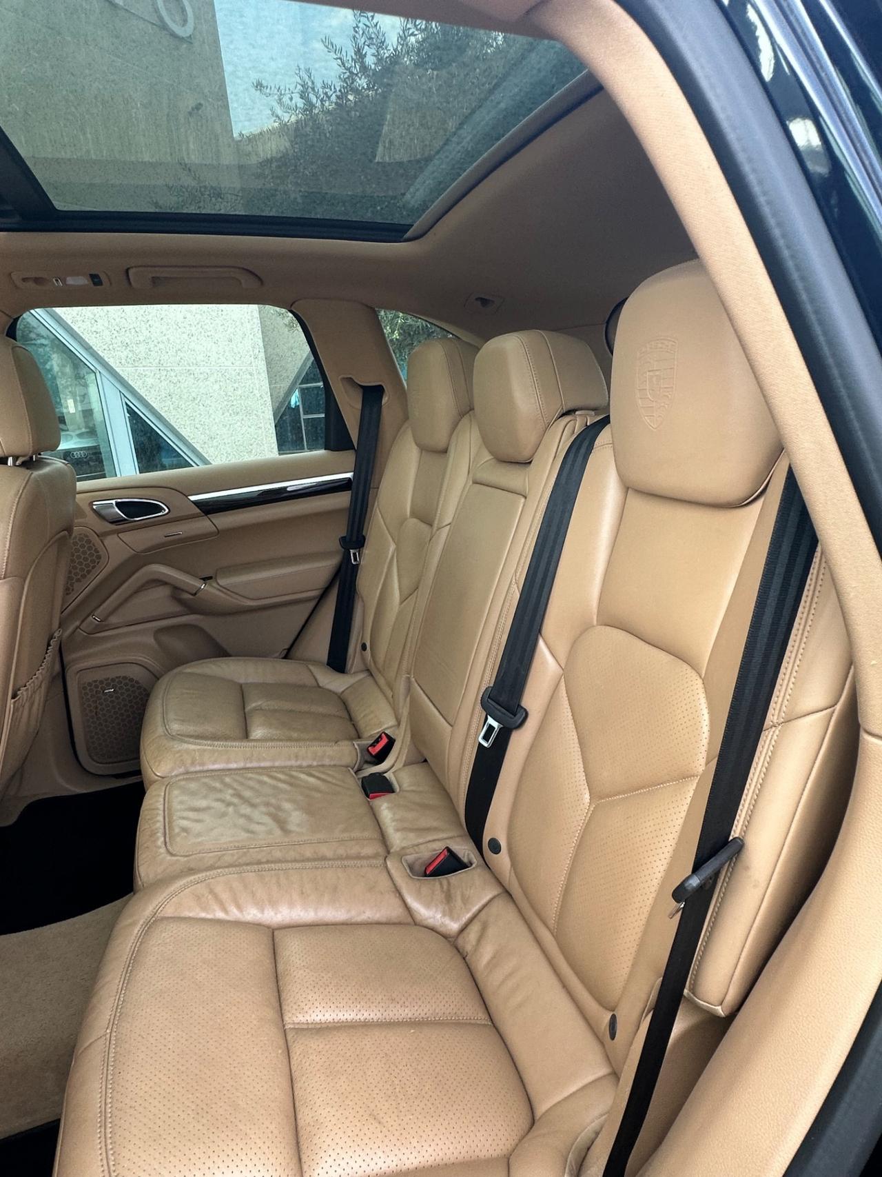 Porsche Cayenne 3.0 Anticipo €9.900 pagamento personalizzato