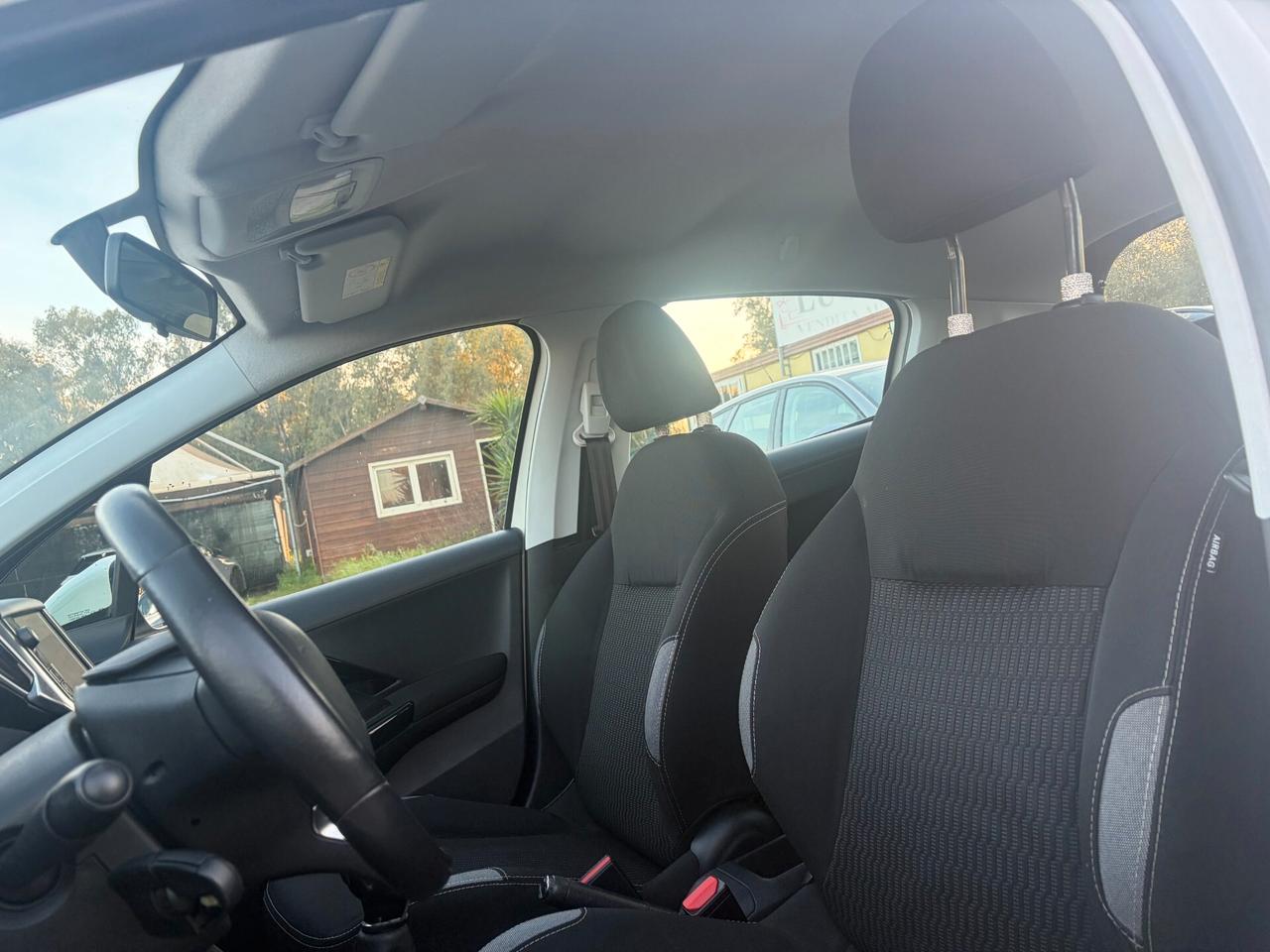 PEUGEOUT 208 1.2 PURETECH 82CV 2015 ADATTA NEOPATENTATI