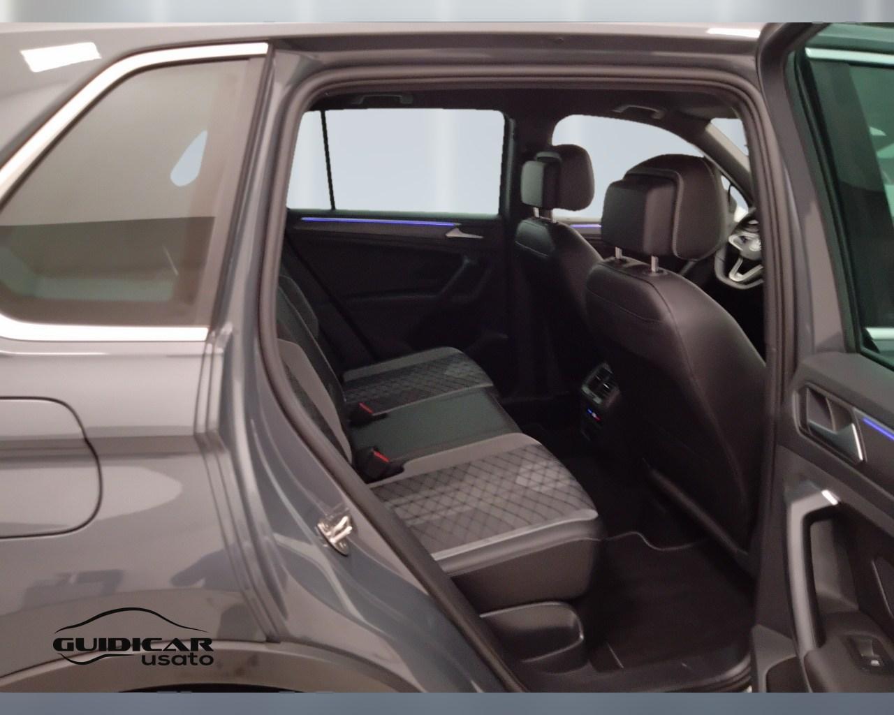 VOLKSWAGEN Tiguan II 2021 - Tiguan 2.0 tdi R-Line 150cv dsg