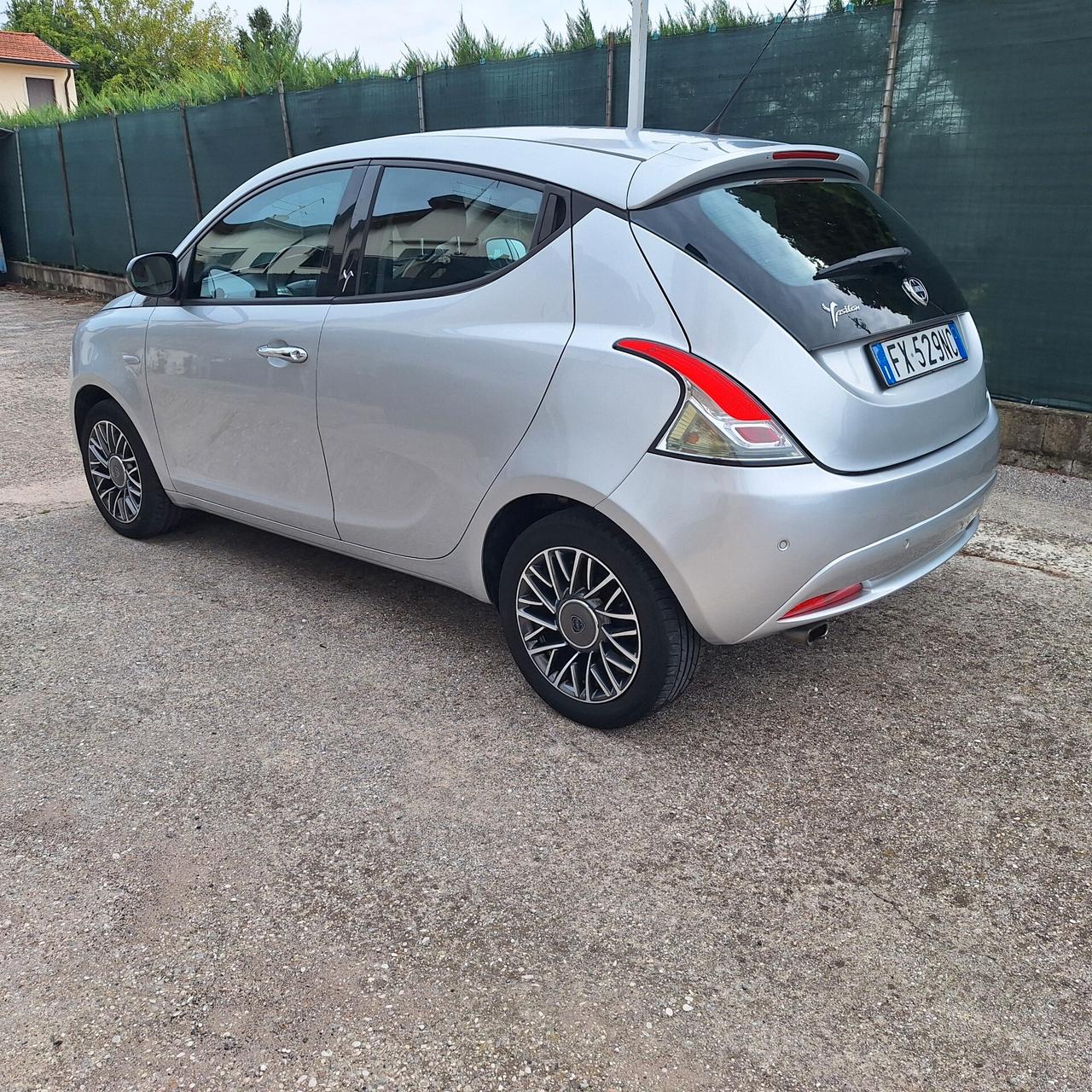 LANCIA YPSILON GARANZIA 12 MESI