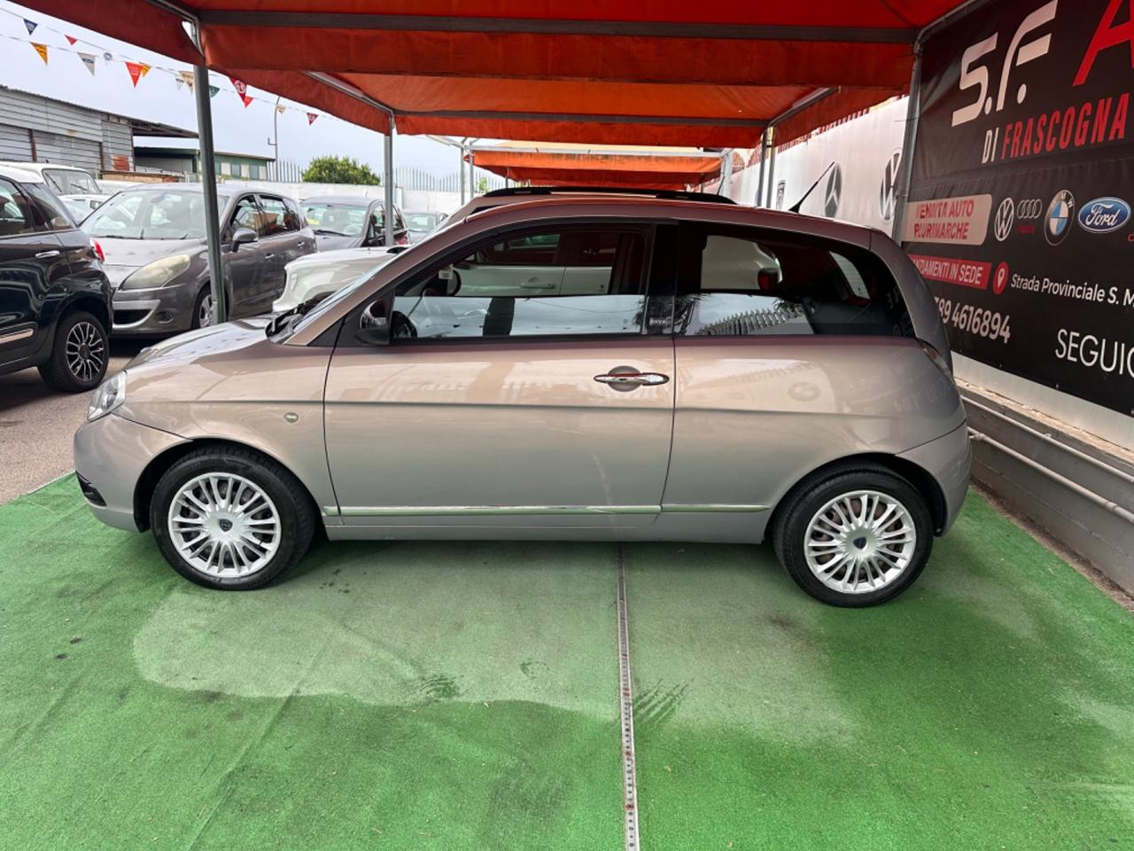 Lancia Ypsilon 1.3 MJT 75 CV Unyca