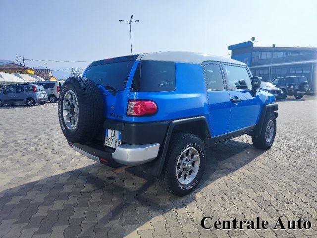 TOYOTA FJ Cruiser 4.0 V6 A/T GPL 4WD Inseribili