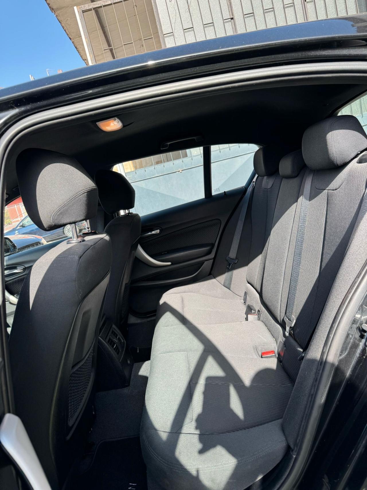 Bmw 116 116d 5p. Urban