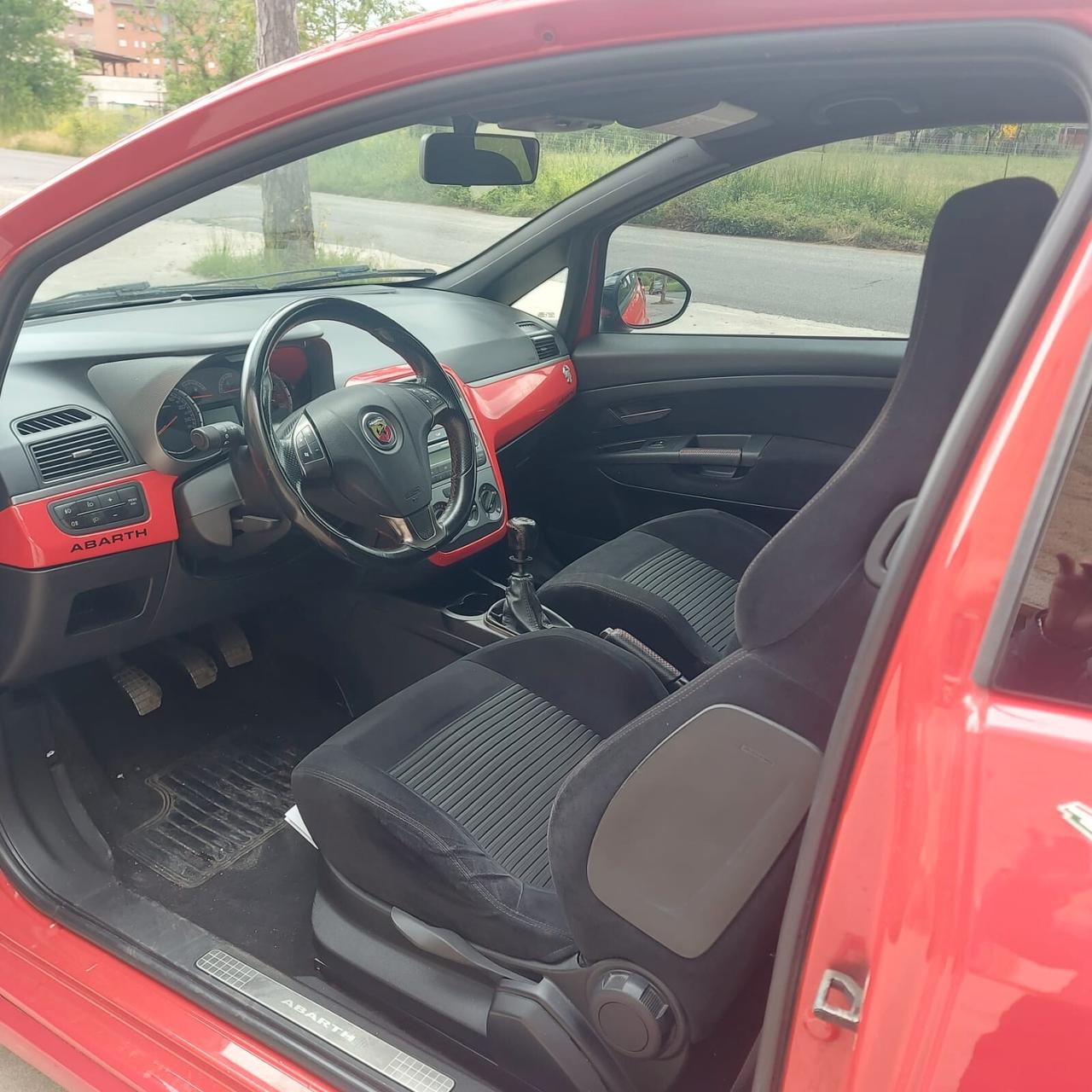FIAT PUNTO ABARTH.