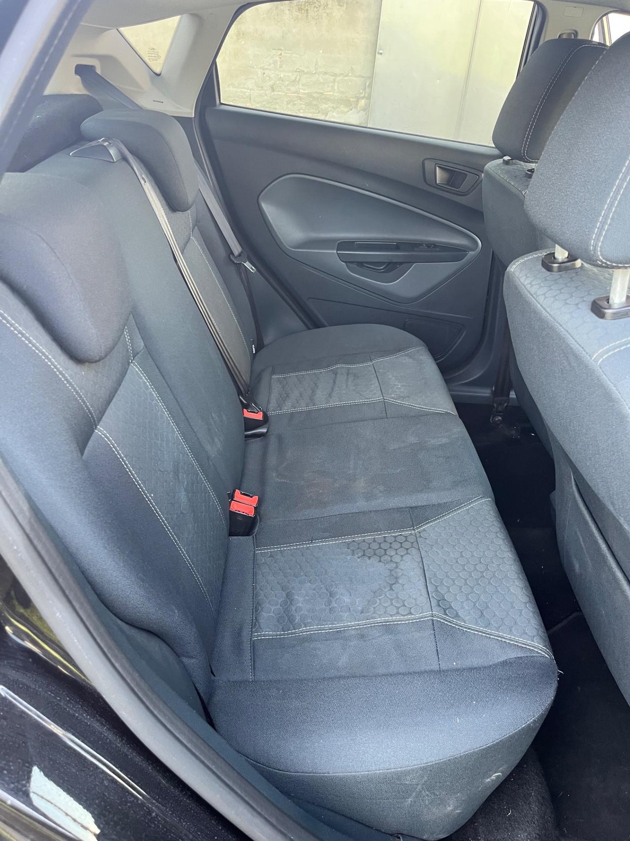 Ford Fiesta 1.2 BENZINA Titanium