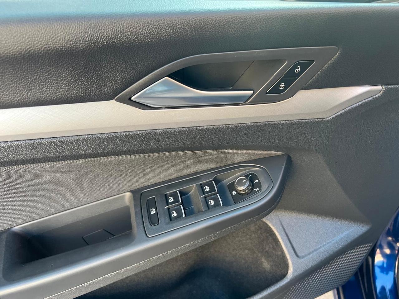 VOLKSWAGEN GOLF VIII 2.0 TDI 150CV DSG NAVI CAM LED AMBIENT ANNO 2021