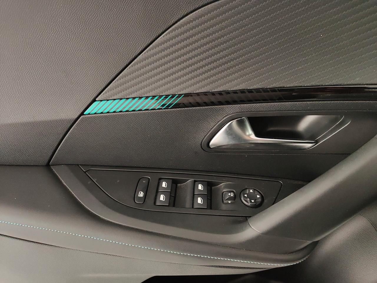 Peugeot 2008 BlueHDi 130 S&S EAT8 Allure