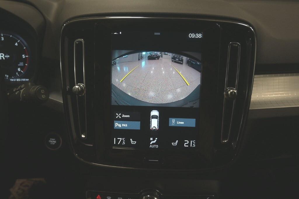 Volvo XC40 D3 Momentum Pro (150 cv)