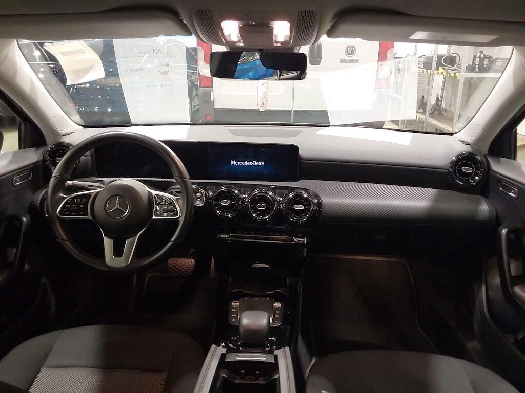 MERCEDES-BENZ A 180D 116CV AUTOMATIC BUSINESS SOLUTION ( NAVI PREMIUM - CRUISE - PARK ASSISTANT ) CC. 1.950