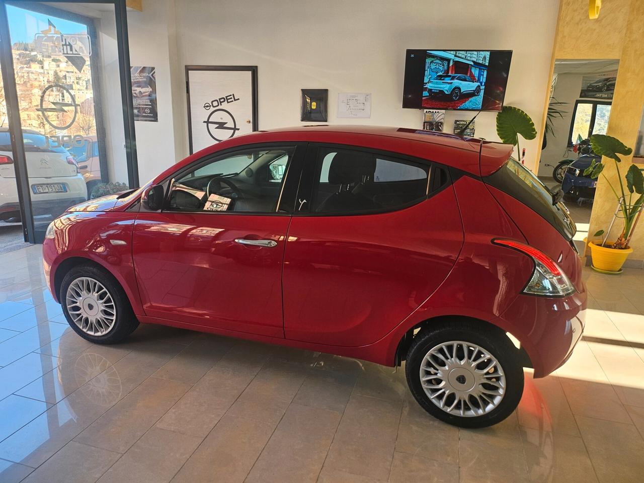 Lancia Ypsilon 1.2 69 CV 5 porte Unyca 2017