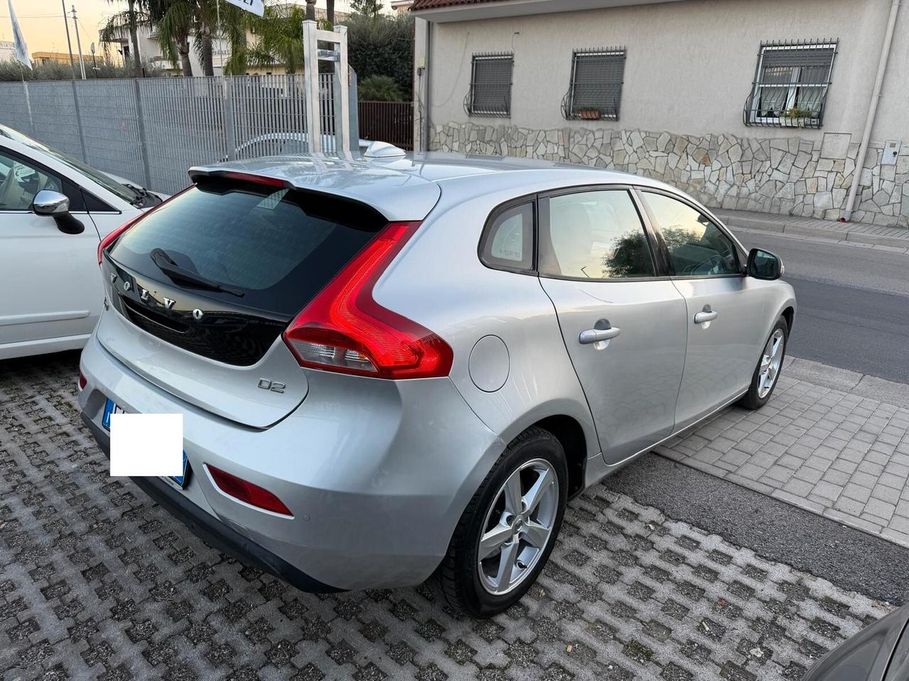 Volvo V40 D2 Momentum 2.0 120CV -2017