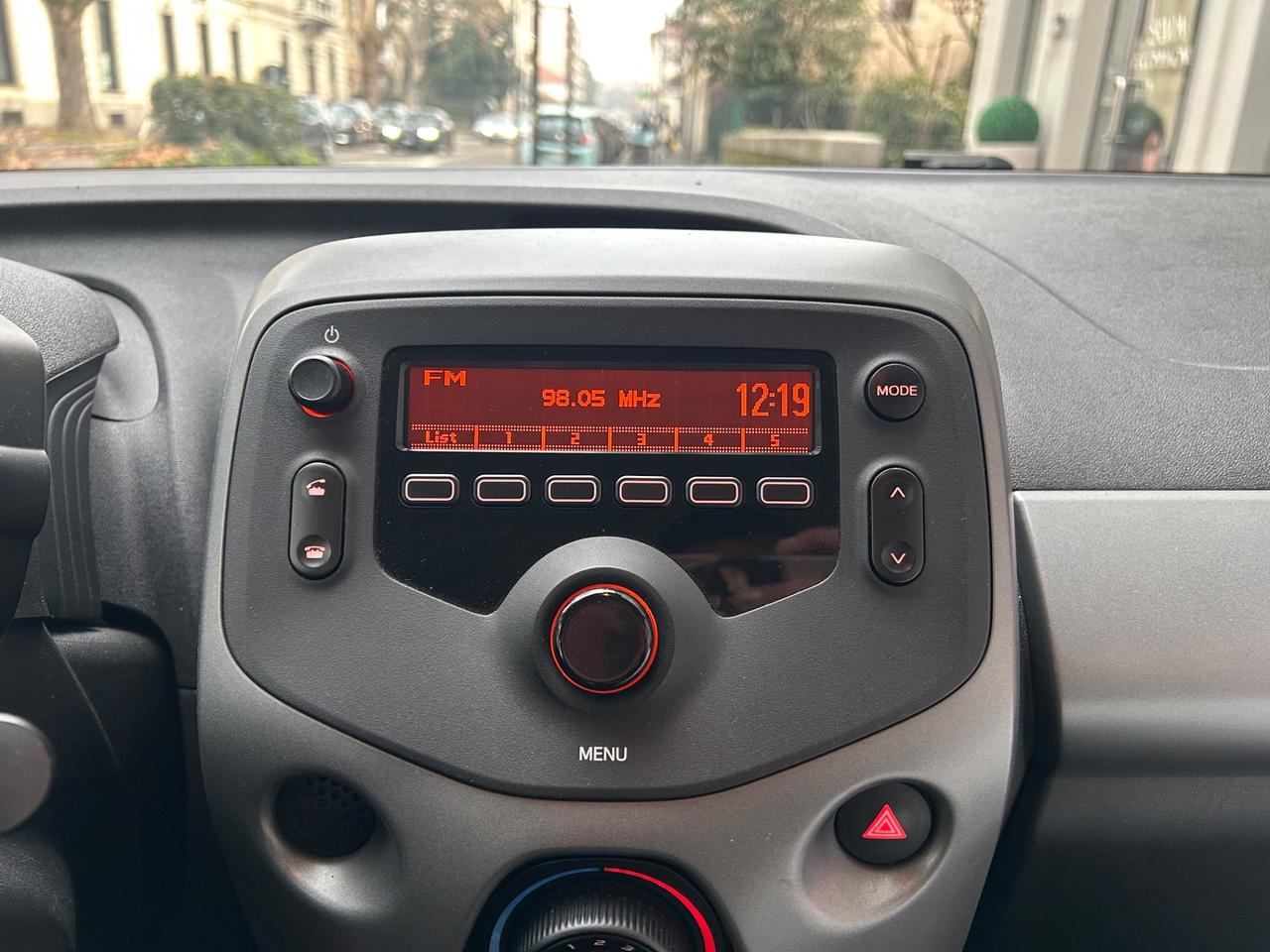 Toyota Aygo Connect 1.0 x-clusiv 72cv 5p *90000KM*NEOPATENTATI*