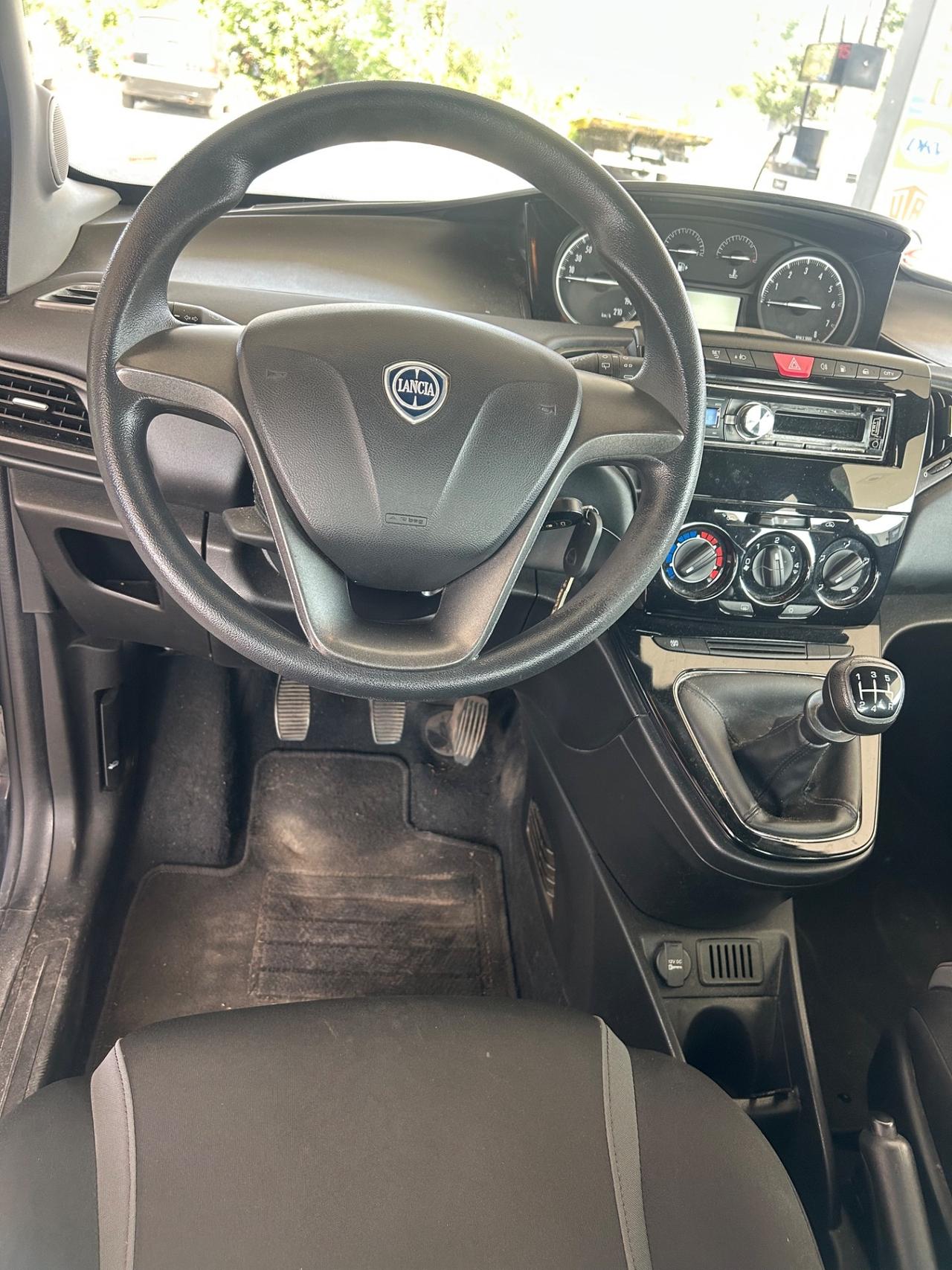 Lancia Ypsilon 1.2 69 CV 5p GPL Ecochic Gold