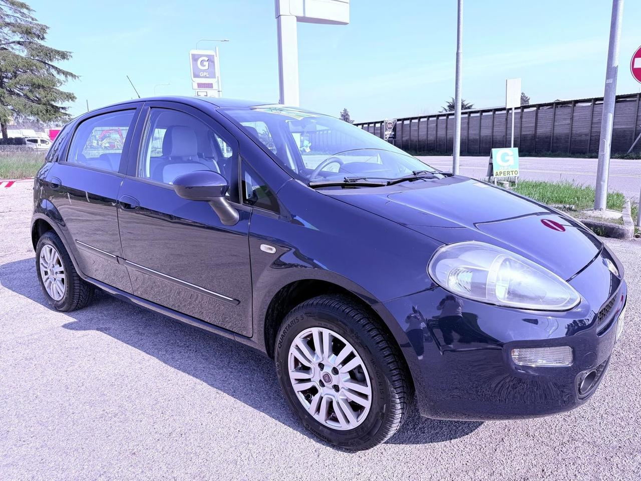Fiat Punto 1.4 8V 5 porte Natural ok neopatentati