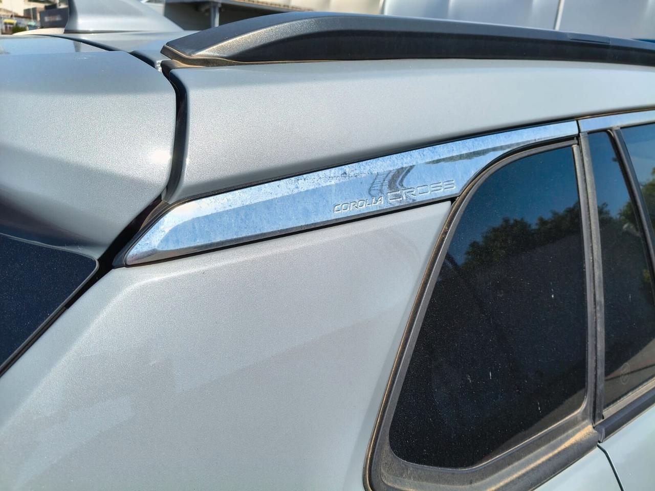 Toyota Corolla Cross 2.0 Hybrid 197 CV E-CVT Lounge Light