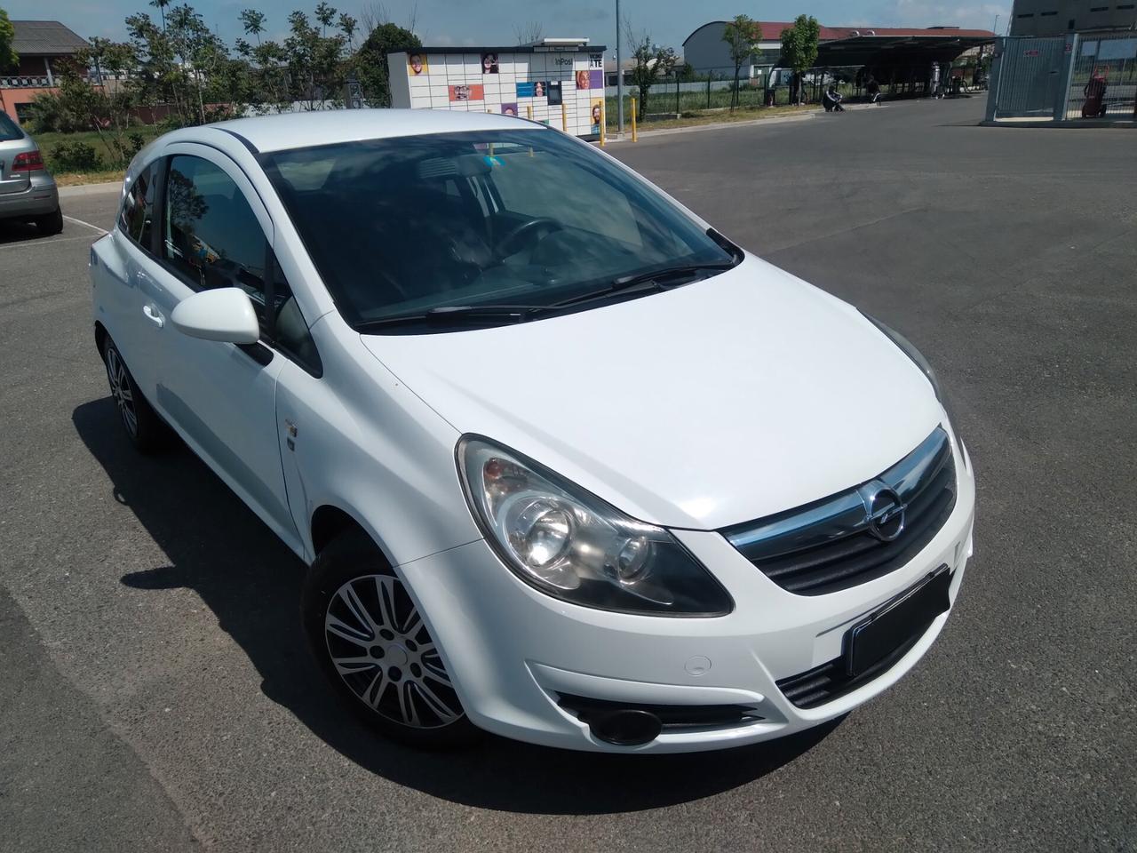 Opel Corsa 1.2 80CV 3 porte GPL-TECH Club x neopatentati