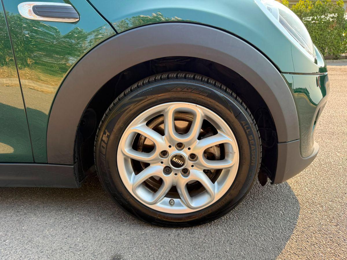 MINI 1.5 COOPER D BOSTON SEVEN 5 Porte; Tetto Panoramico e Apribile Elettricamente;