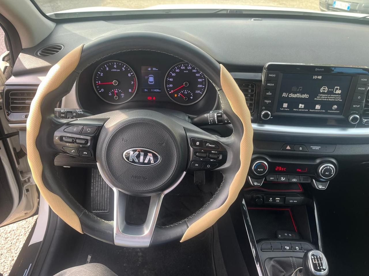 Kia Stonic -1.4MPI-gpl style design pack-2019