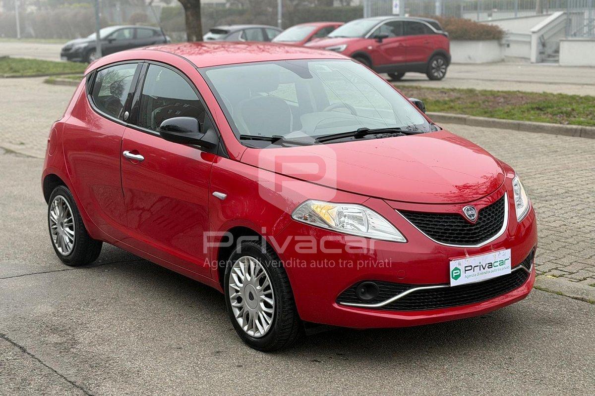 LANCIA Ypsilon 1.2 69 CV 5 porte GPL Ecochic Gold
