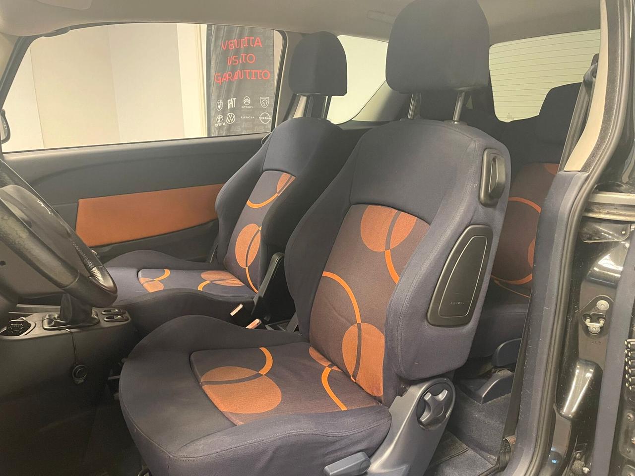 PEUGEOUT 1007 1.4 HDi-OK NEOPATENTATI-FRIZIONE NUOVA