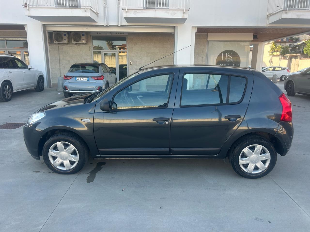Dacia Sandero 1.2 16V Blackline